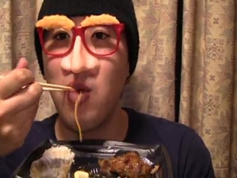 バーベキューハンバーグ＆焼肉弁当で夕飯動画110407その2