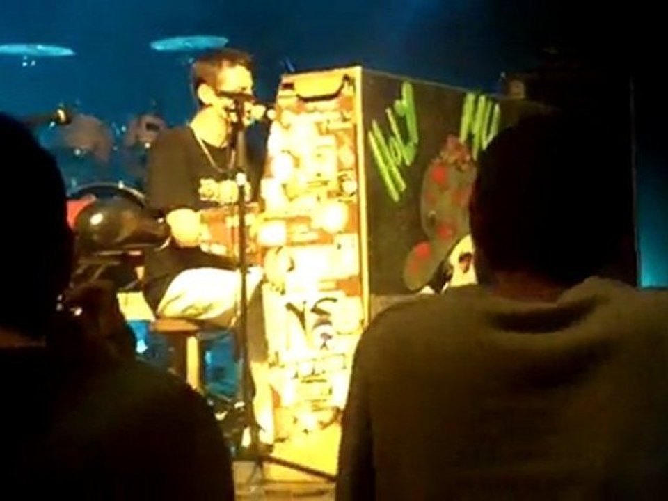 Holy Mushroom - J'descend d'mon arbre