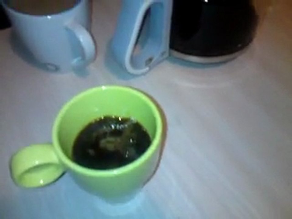 J'le fais tu le fais ! - Oeuf cru dans un café chaud - Part 1