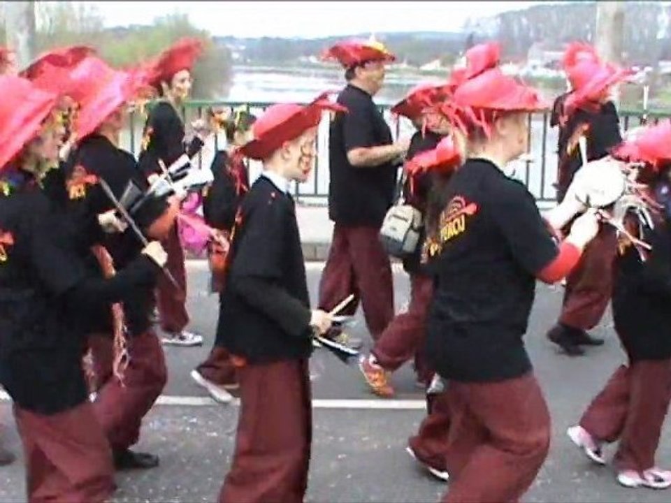 LES MACHINE'S PERCU - CARNAVAL DE DECIZE LE 03AVRIL 2011