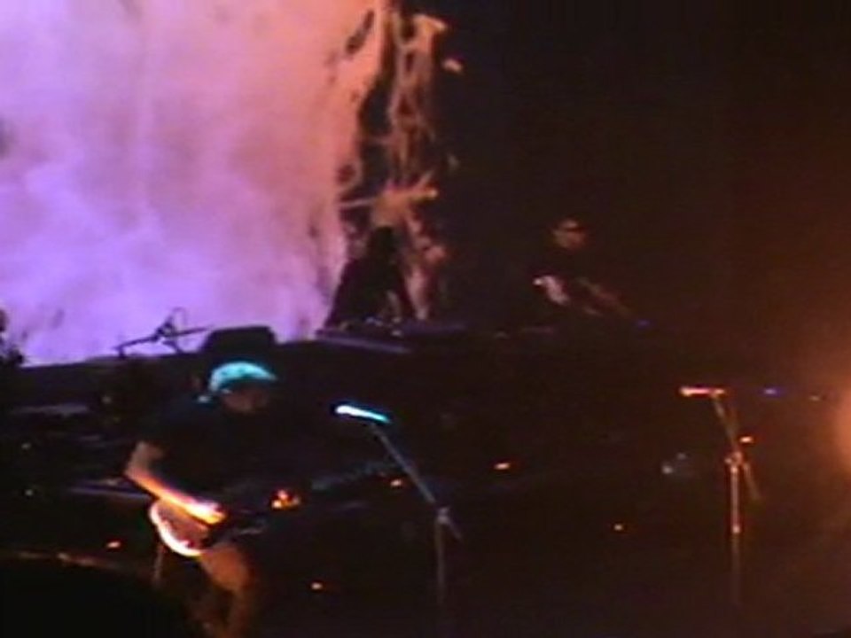 U.N.K.L.E.- Live-08.04.11-Θεσσαλονίκη-Principal club theater