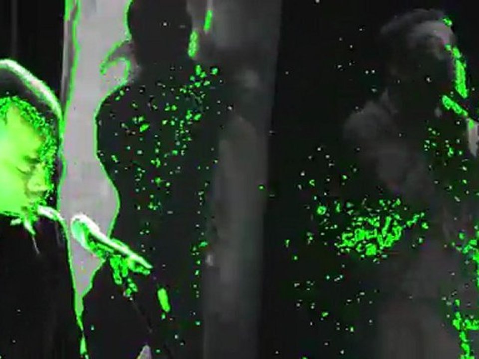 Grotesk Tremplin Chien à Plumes 2011