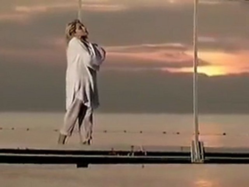 Muazzez Ersoy-Ağladım