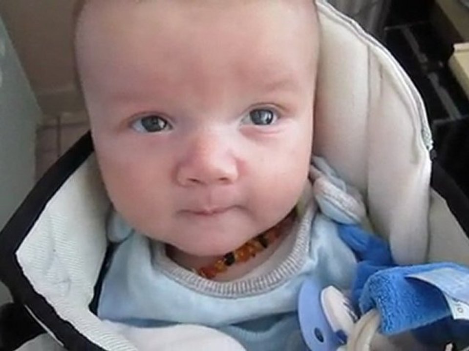 RAPHAEL DANS SON PORTE BEBE