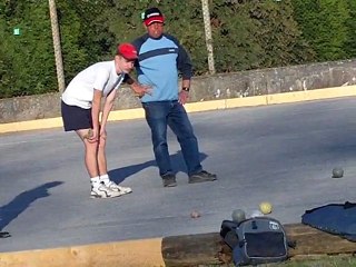 à 1:48, meme l'église de Wignehies compatit....  mdrrrrrrrrrrrr