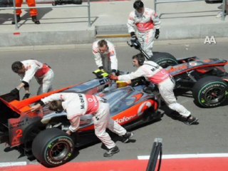 VETTEL BAŞLADIĞI GİBİ BİTİRDİ