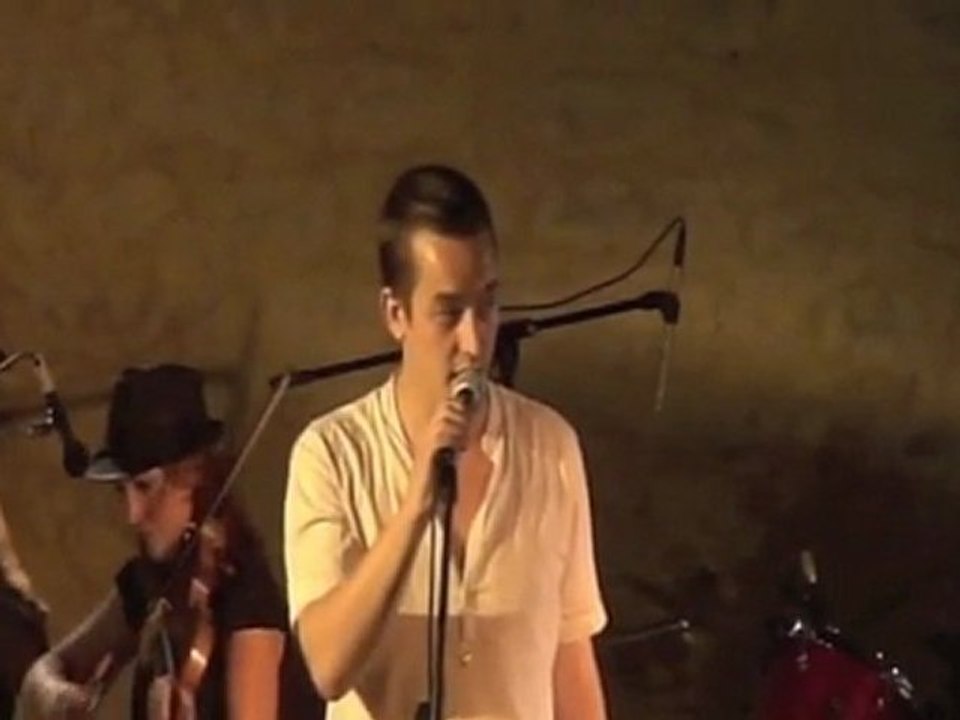 12 belles dans la peau