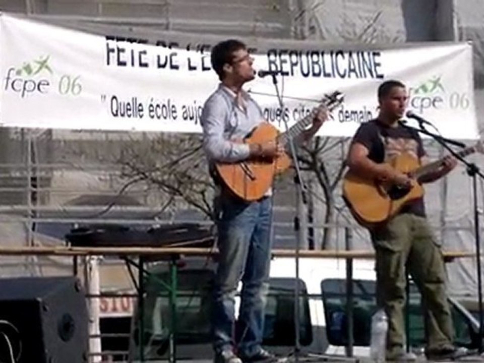 Les Cordes Rouges chantent les Stones pour la Fête de l'école Républicaine place Garibaldi à Nice le 09.04.2011
