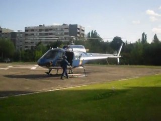 Decollage de L'ecureuil AS-350 de la Gendarmerie au Samu 21