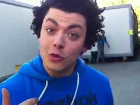 Kev Adams merci mes fans !