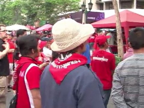 Thaïlande: les chemises rouges commémorent les affrontements de Bangkok