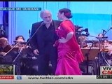 14/14 Placido Domingo & Virginia Tola cantan en el Obelisco