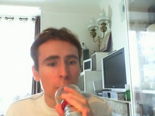 Wiwi égratigne "feel the rush"