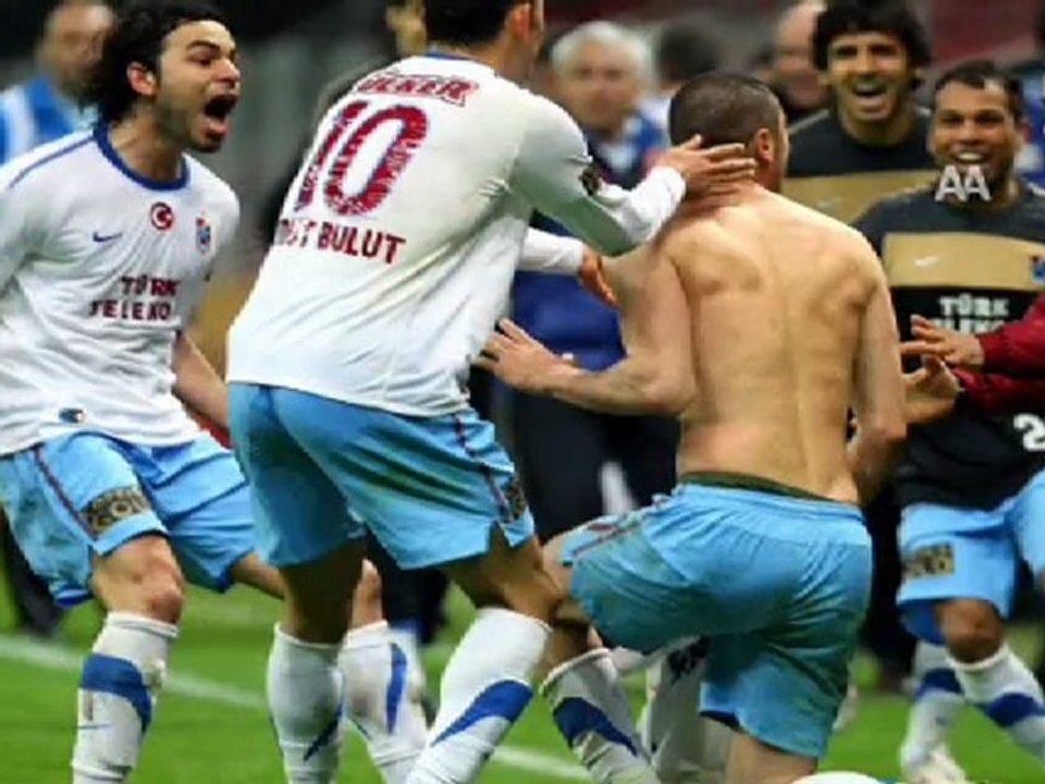 TRABZONSPOR ZİRVEYİ BIRAKMADI
