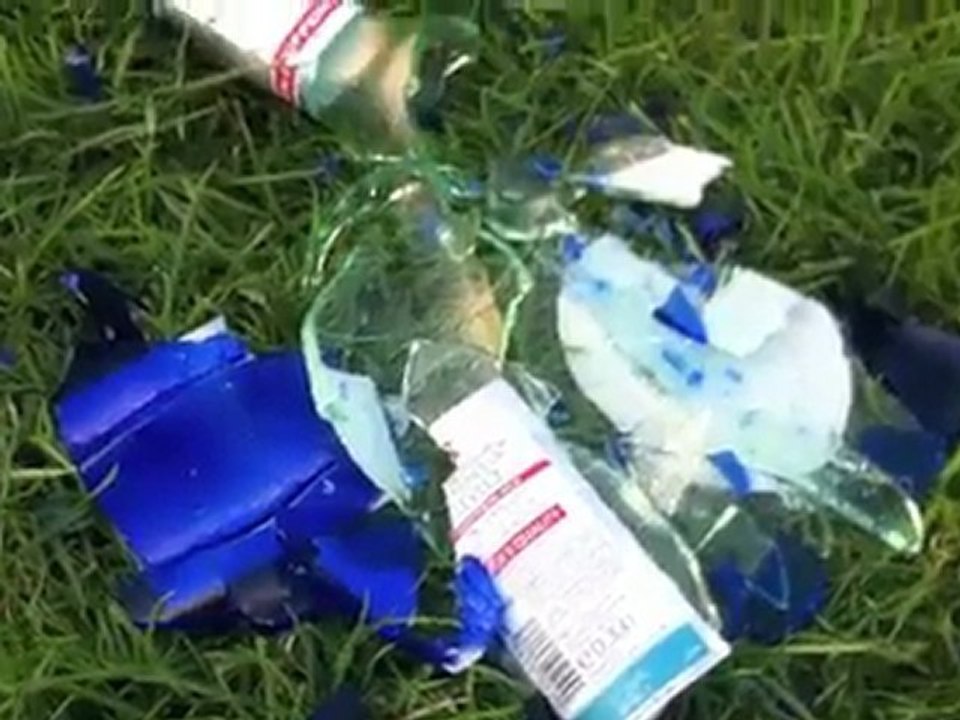 Wahrzeichen klenzepark in ingolstadt voller müll