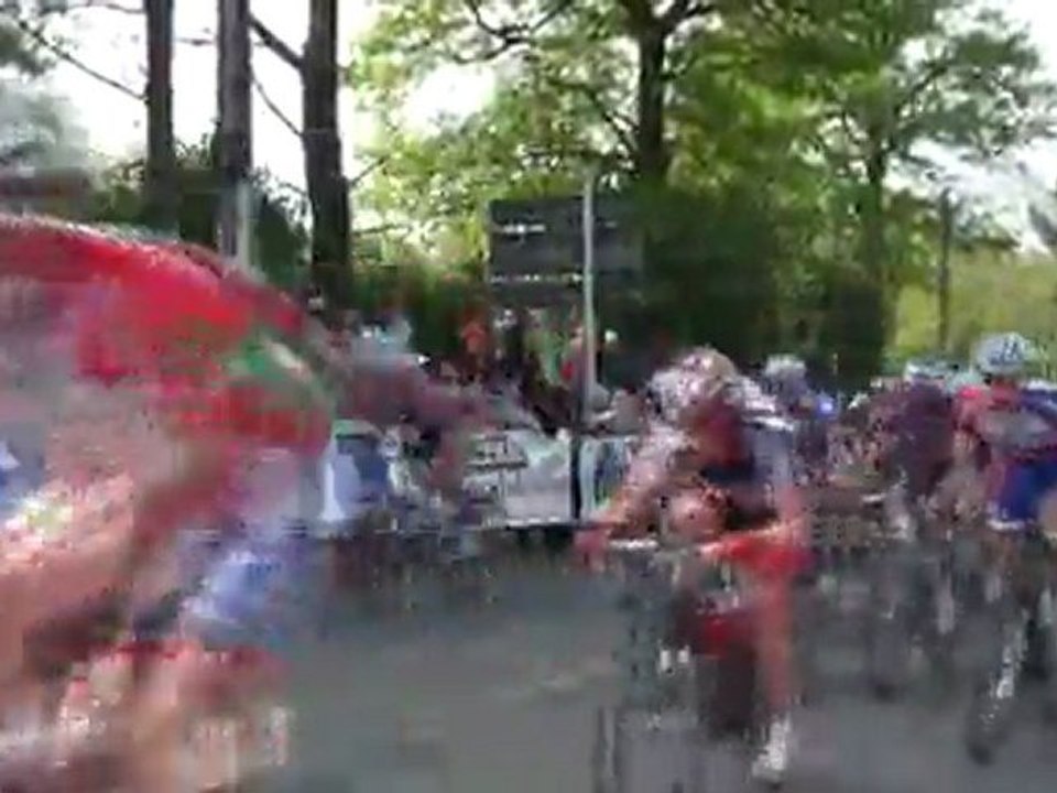 le peloton en pour suite