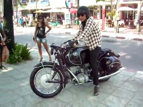 Concentration Motos R69 S le 10-4-2011 a Phuket