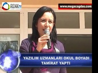 YAZILIM UZMANLARI OKUL BOYADI TAMİRAT YAPTI