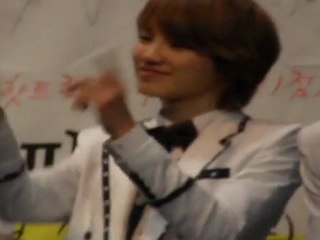 [Fancam] 110409 Sungjong {Busan Fansign}