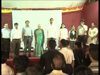 Shah Rukh Khan Gets Up Close And Personal With Shaina NC - Bollywood News