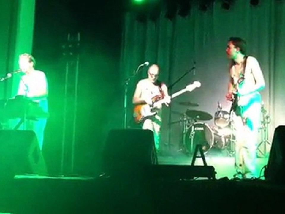 WE ARE TOXIC a tale from jupiter, à Hem (le 08/04/2011).