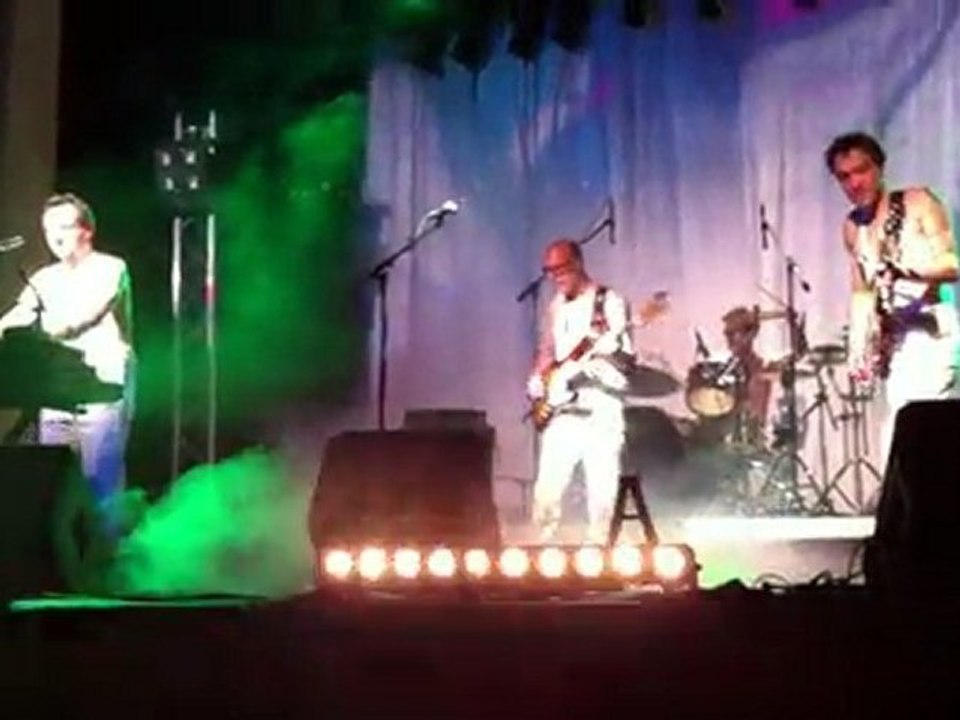 WE ARE TOXIC girls in the sun à Hem (le 08/04/2011)