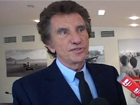 Jack Lang veut que Gbagbo soit traité avec respect