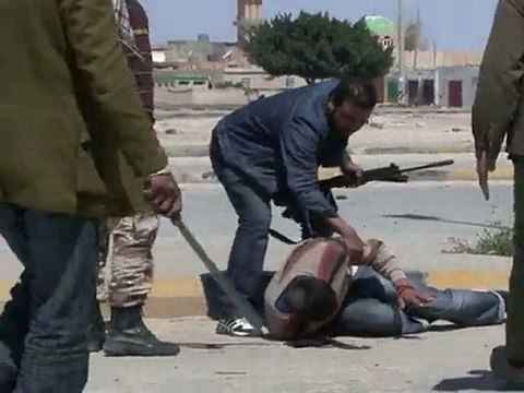 Libye: violents échanges de tirs en plein centre d'Ajdabiya