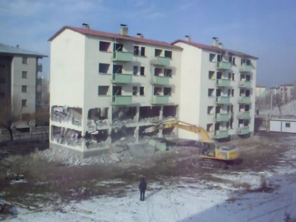 nuhinsaat bina yıkım