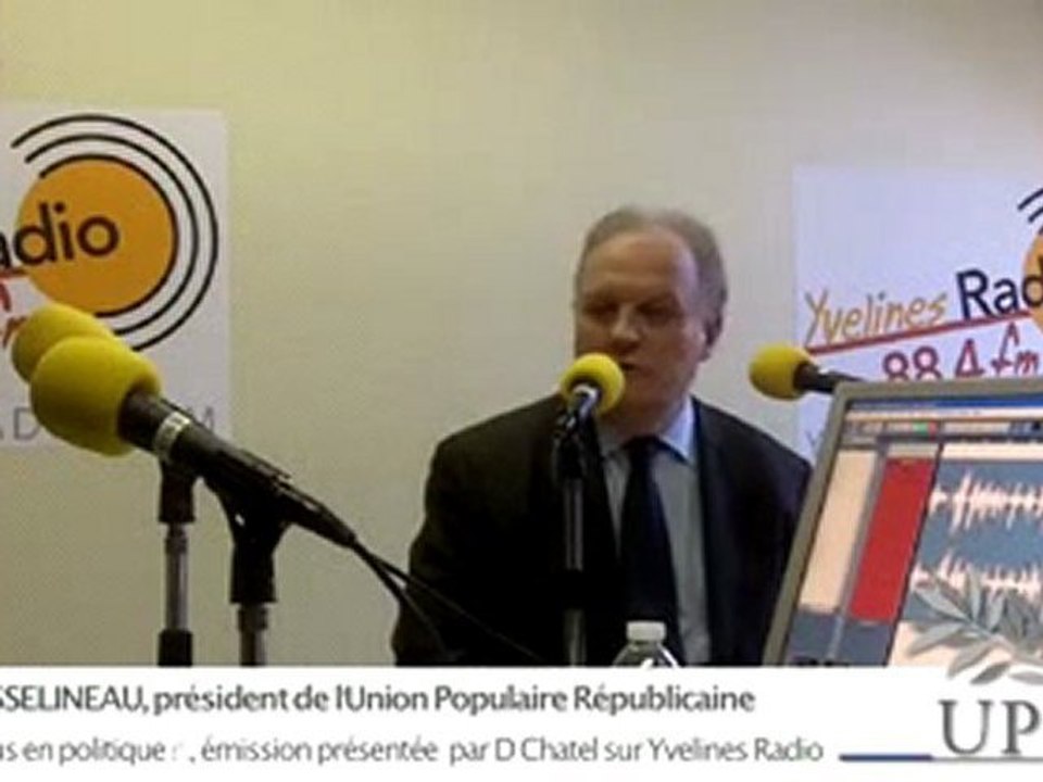 Francois ASSELINEAU dans l'emission "Tous en politique" sur Yvelines Radio 08.04.2011