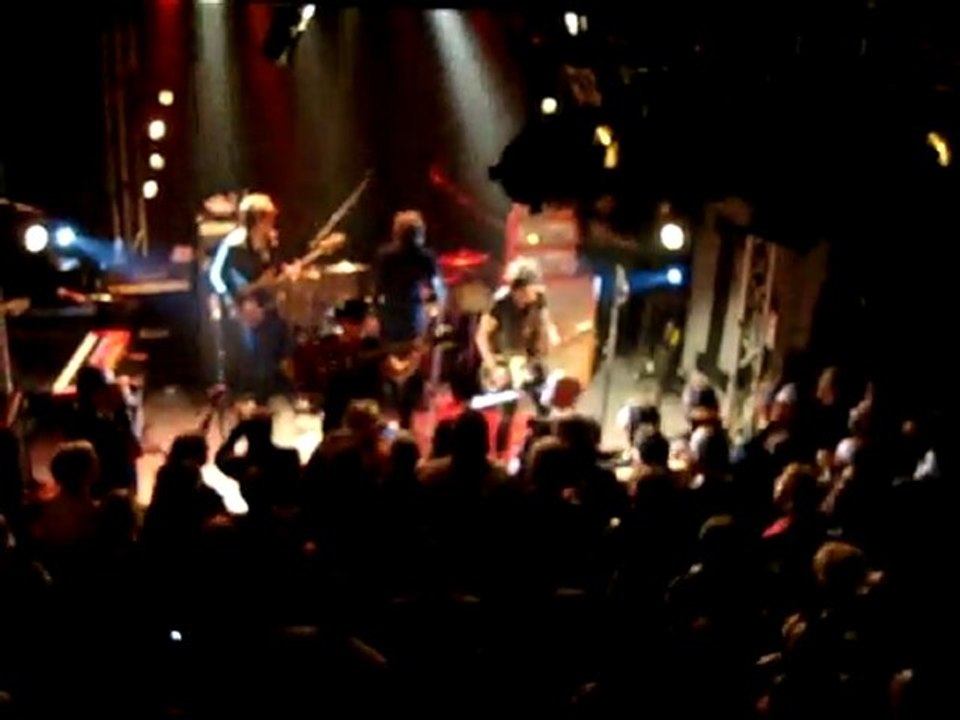 NEW YORK DOLLS (looking for a kiss)