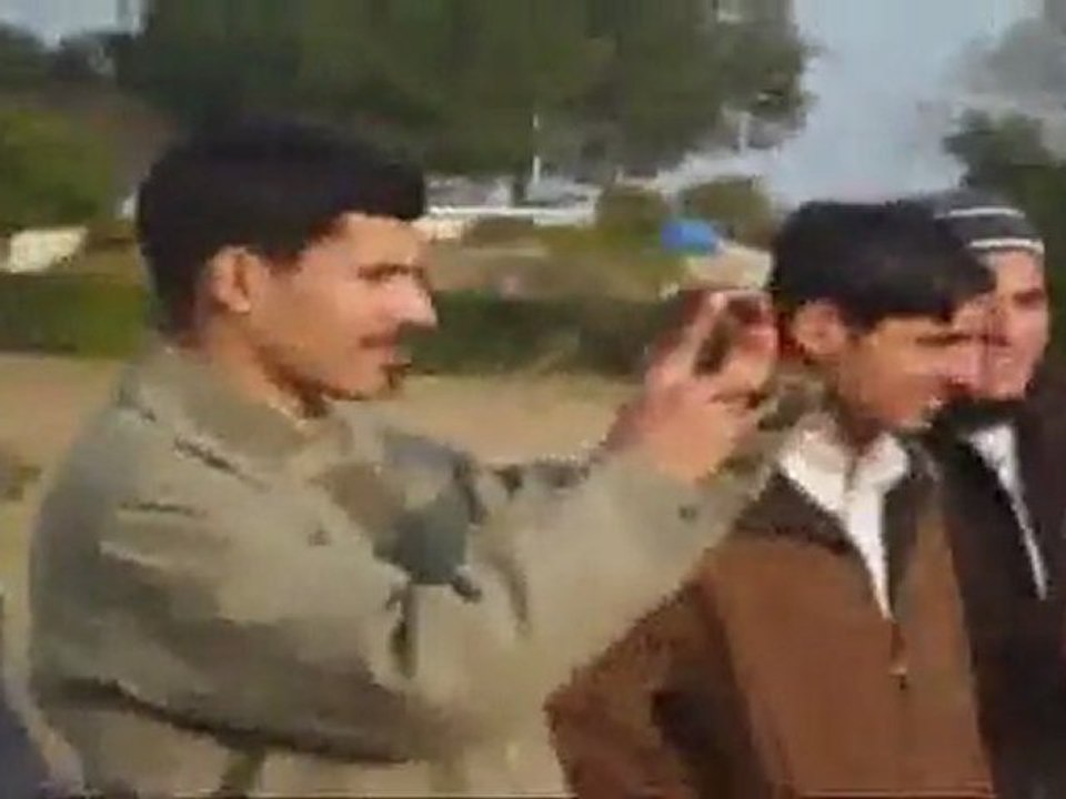 DJ QASIM ALI IN ISLAMABBAD TOWR VIDEO (FRIEND TOWR PART 2) 26-02-2011 (PAK MONOMENT)