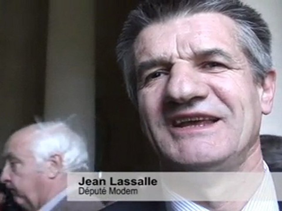 Nicolas Hulot fait l'unanimité des critiques politiques