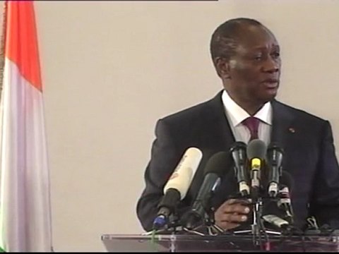 Ouattara va demander à la CPI d'enquêter sur les massacres