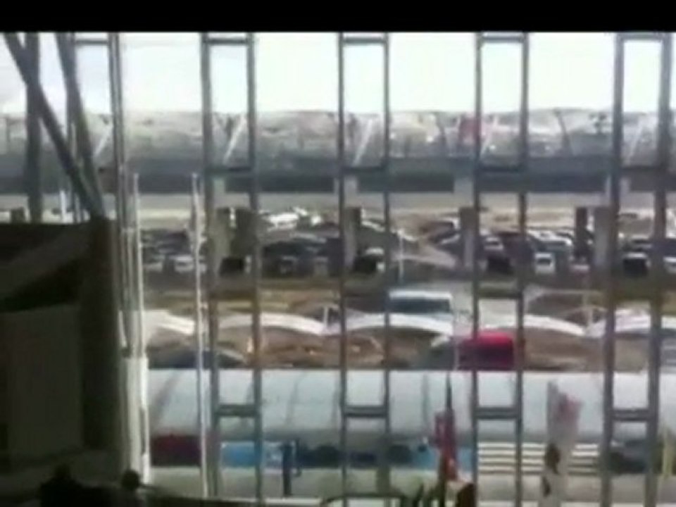Tsunami-hit airport re-opens