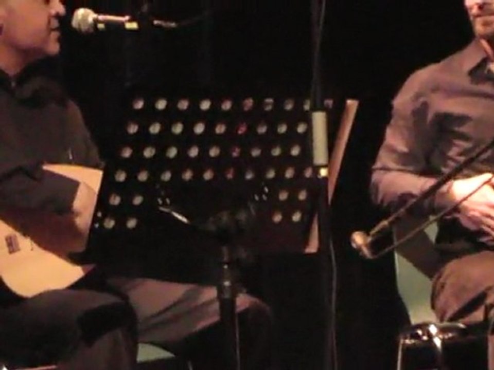 Evlerinde Bir Ipekten Hali Var