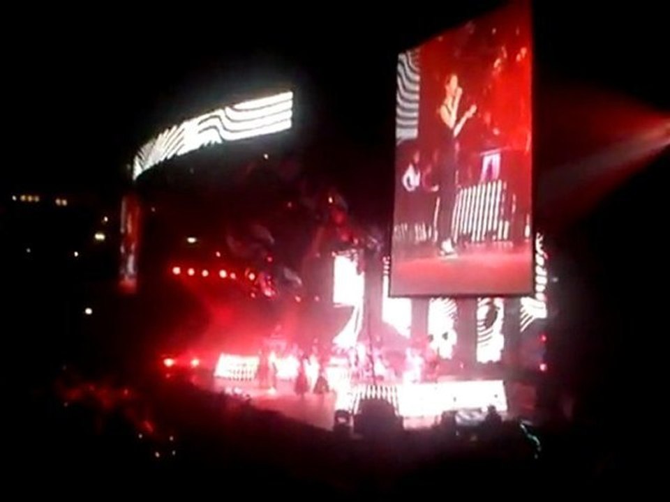 05_Lena singt Maybe + A Million and One Auftaktkonzert Berlin 13042011