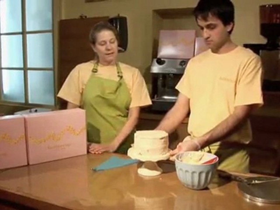 How To Do Easy Cake Decorating