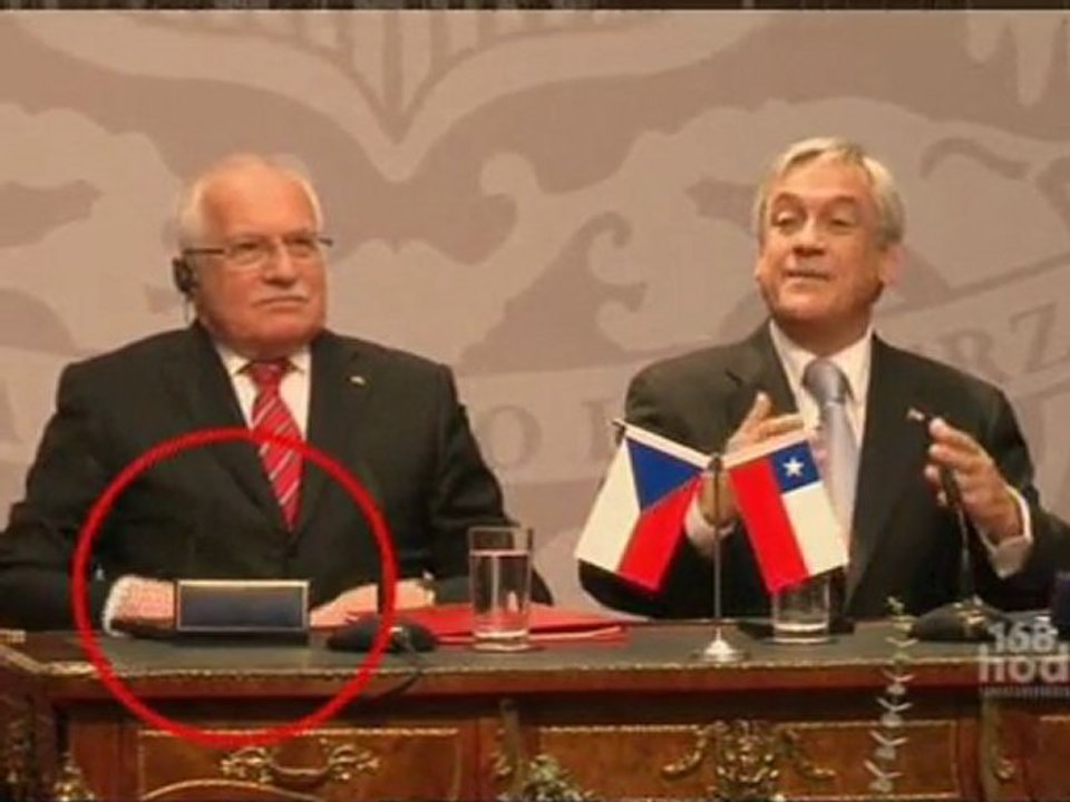 Czech President 'steals' pen
