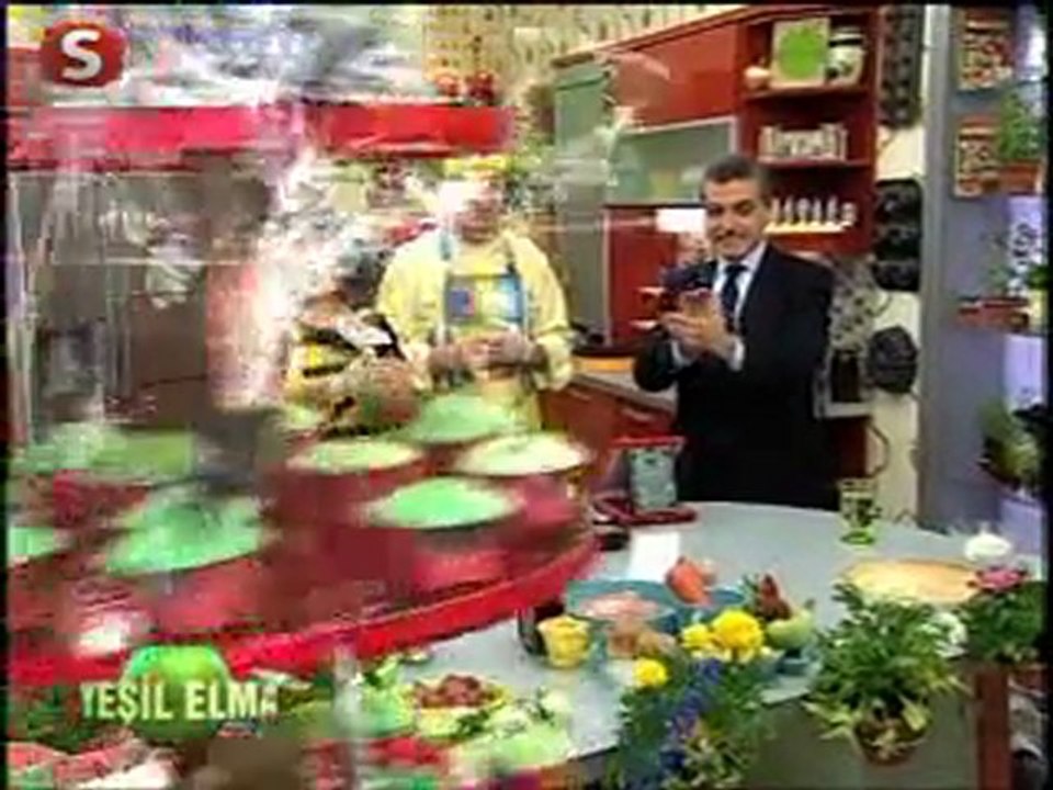 YEŞİL ELMA'DA OKTAY USTA'YA SÜRPRİZ ÖDÜL