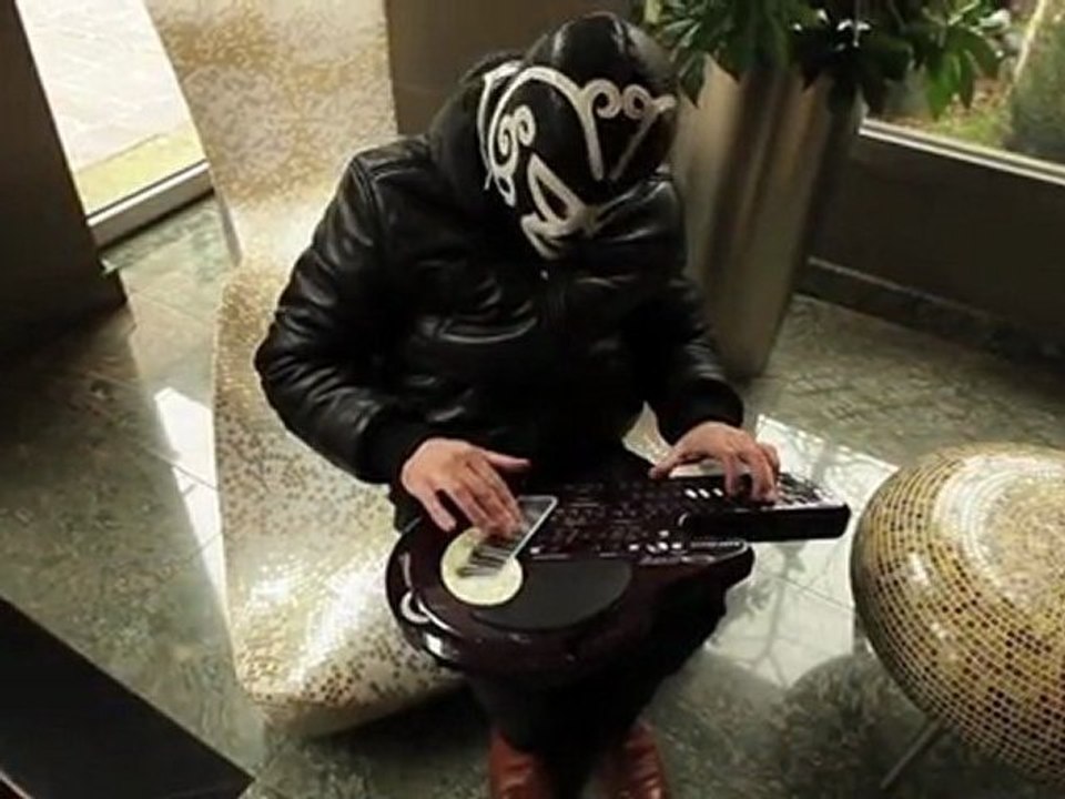 Live Cascadeur - Walker - The Human Octopus