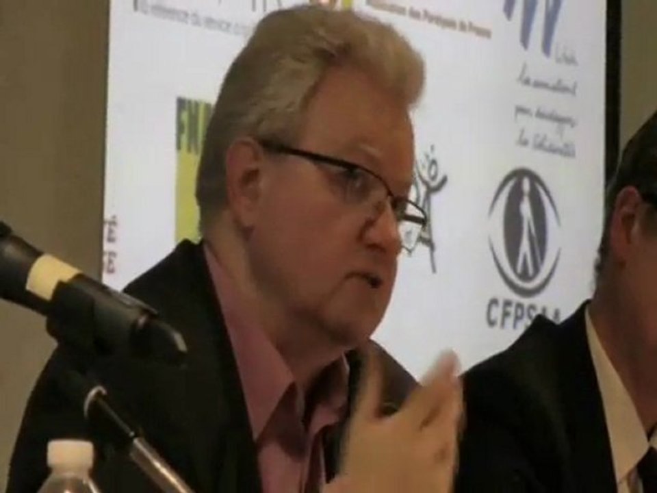 Conférence de presse du collectif des 16 de l’aide à domicile : 50 % des services adhérents de l’UNA menacés financièrement  selon Emmanuel Verny