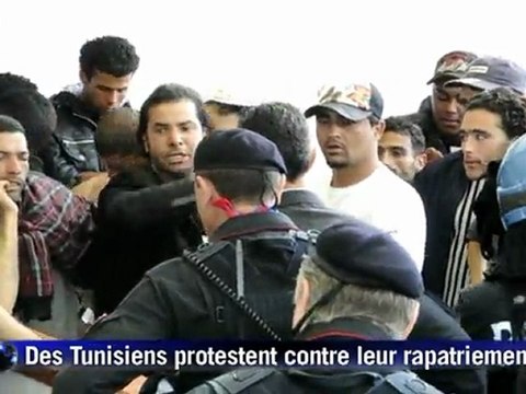 Lampedusa: des migrants tunisiens protestent contre leur rapatriement