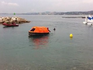 comment faire avancer un radeau de survie