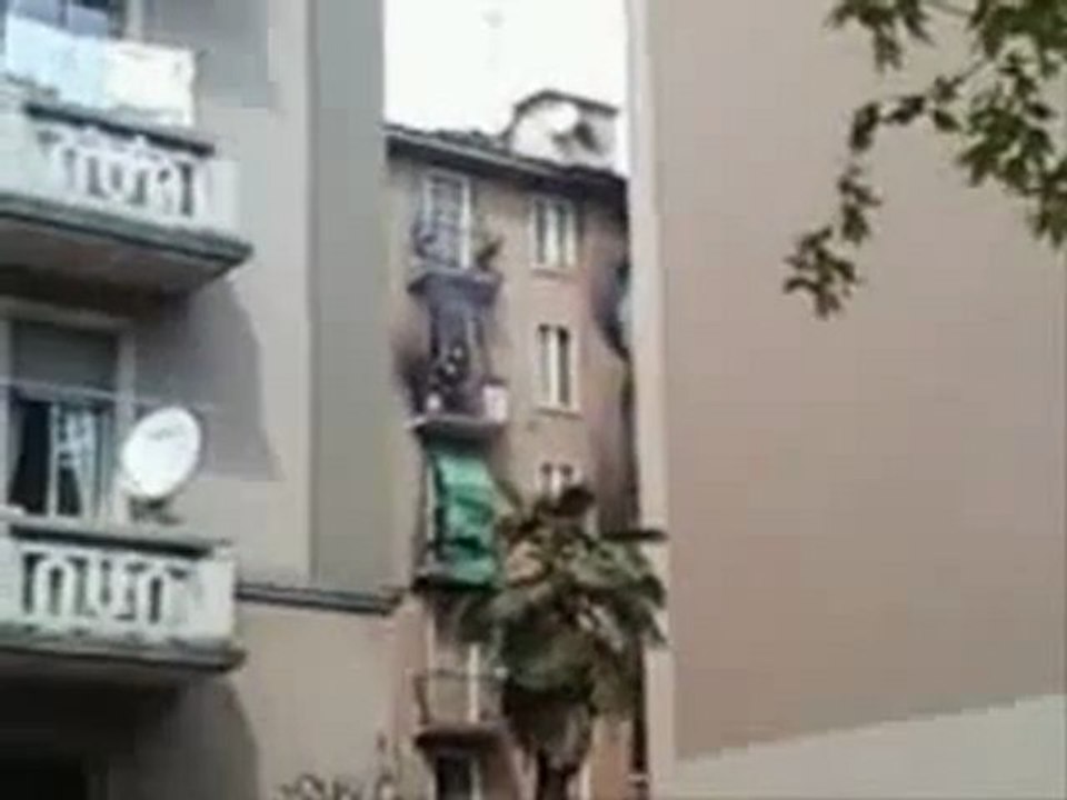 Milano: incendio in viale Fulvio Testi