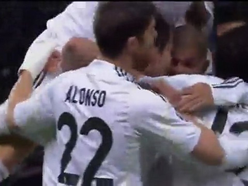 Cristiano Ronaldo Free Kick vs. Olympique De Marseille HD.mp