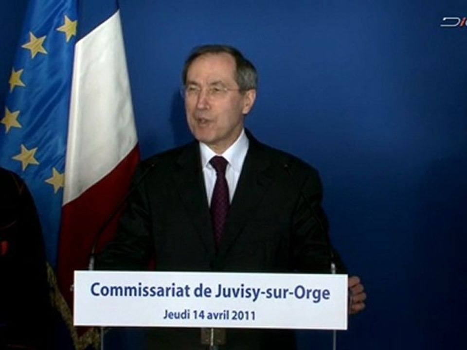 Déplacement de Claude GUÉANT à Juvisy sur Orge pour la campagne sur le vol des téléphones portables