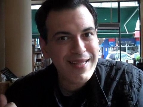 Ο Μάνος Τσότρας στο cosmo.gr 2