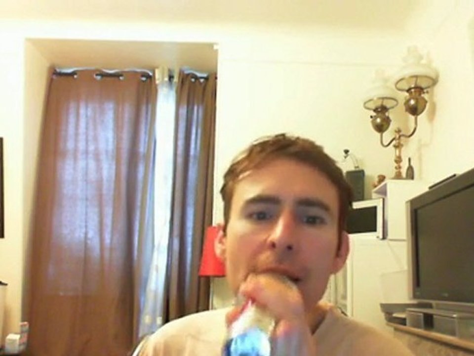 Wiwi égratigne "les pieds dans la lune"