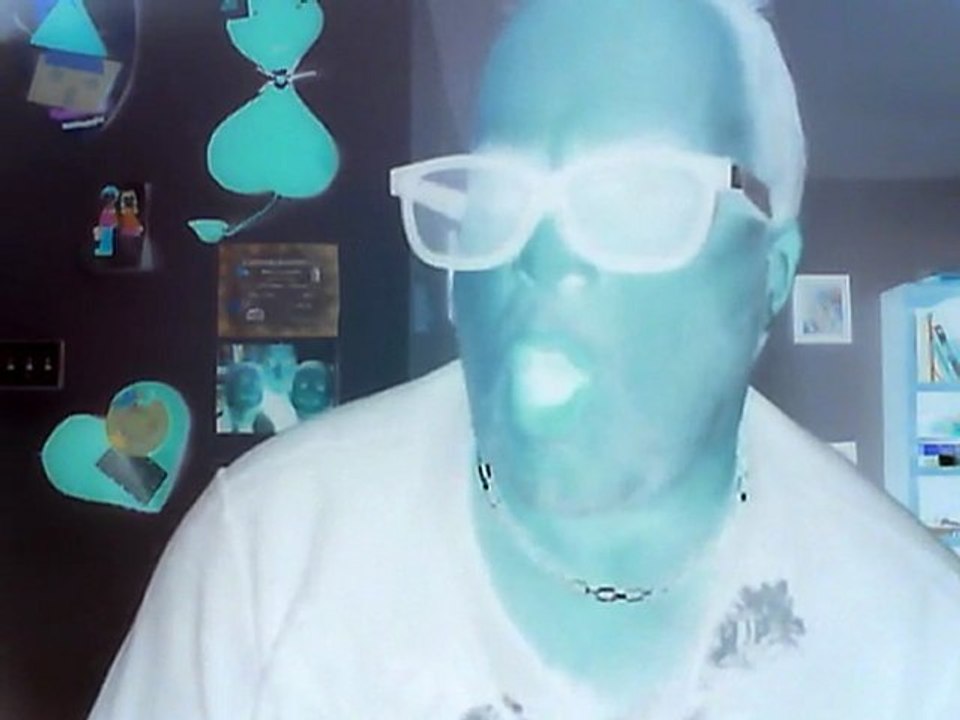 LIPSING GLASS POKER FACE SAME A RONRONNANT FACE !!!